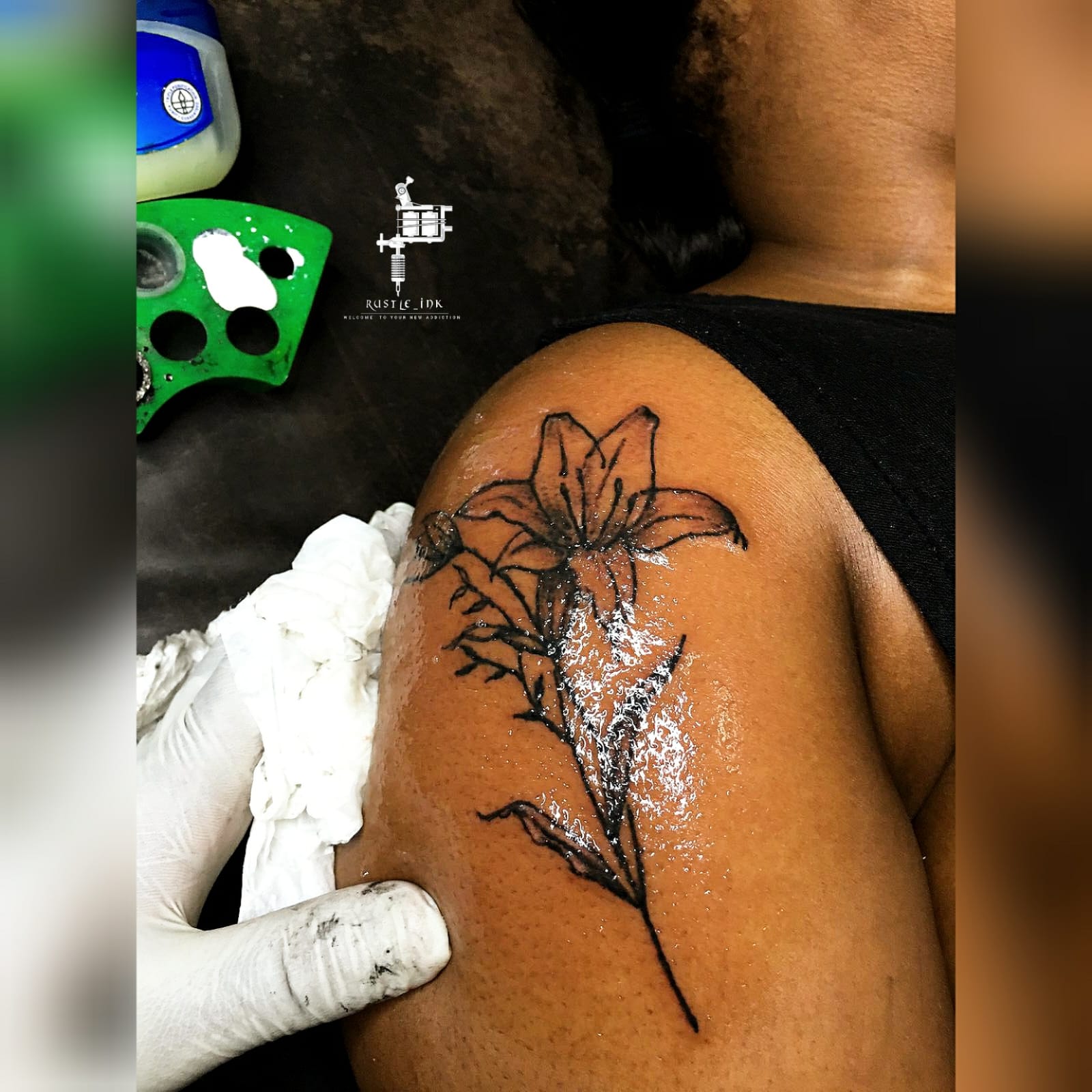 Lily Shoulder